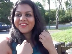 Indian amateur bbw kikis public flashing