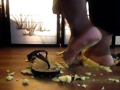 Tiye uses her pretty feet to smash 3