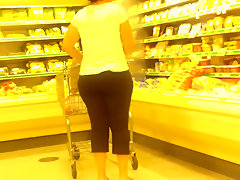 Ugly milf w perfect wide ass vpl